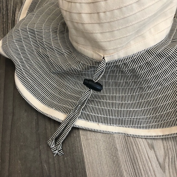 Panama Jack Cream Wide-Brimmed‎ Sun Hat with Wavy Edges - Picture 5 of 6